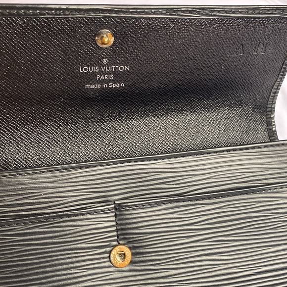 LV STUNNING Epi wallet - Picture 7 of 13